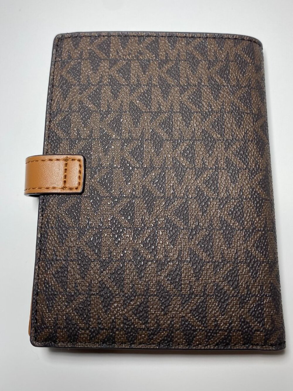Michael Kors Signature Heritage Passport Wallet - Picture 3 of 6